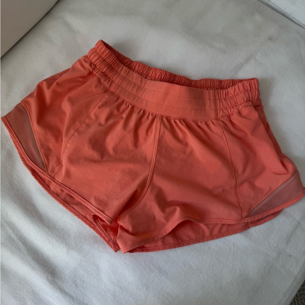 Women's Coral/Peach Lululemon Hotty Hot shorts 2.5 inch size 8. Low Rise.